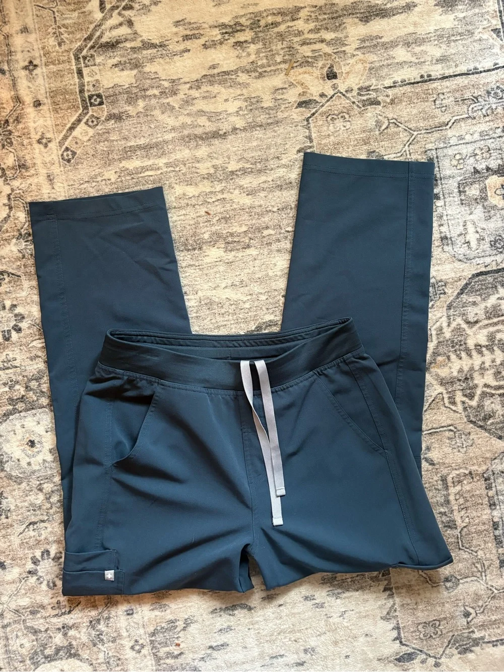 Figs nurse Axim Cargo Scrub Pants size S in dark harbor